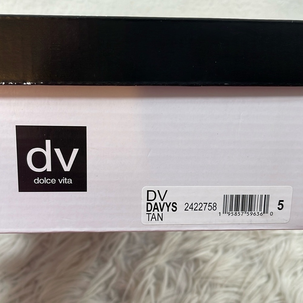 DV DOLCE VITA Women's Davys Chelsea Boot Big Kids Size 5 NEW - Picture 15 of 16